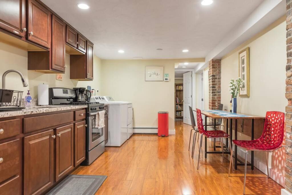 Apartament Parking - Private Entrance - King Beds Boston Zewnętrze zdjęcie